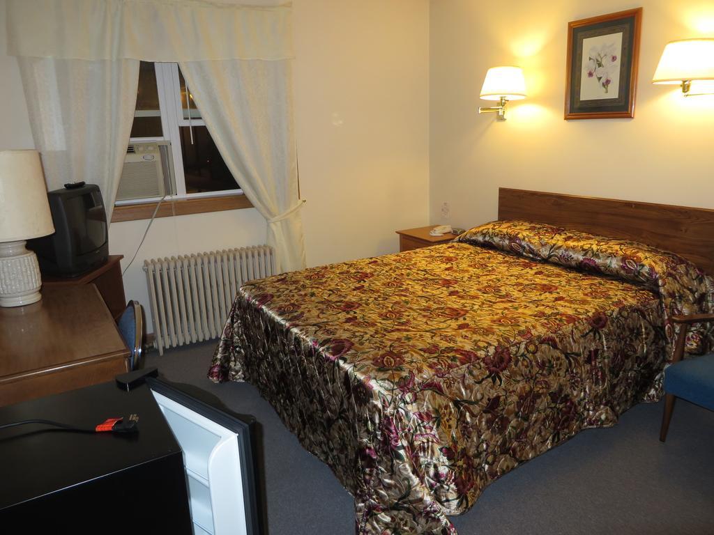 Travelers Inn Motel Игл-Ривер Номер фото